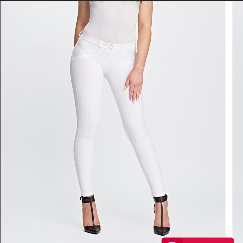 NWT Wr UP FREDDY JEGGINGS